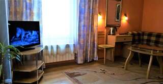 Отель Family Hotel Sonata Самоков Люкс с гидромассажной ванной-1
